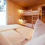 Zum Stubaier Gletscher - Wald *