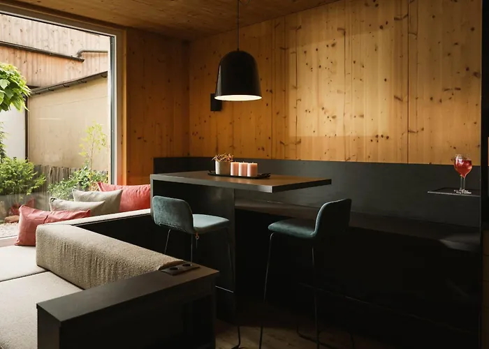 Zum Stubaier Gletscher - Wald * نيوستيف ام ستوبيتا