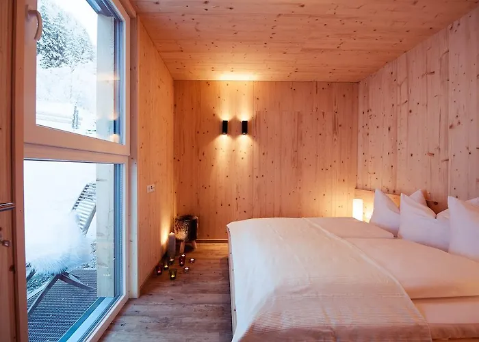 Zum Stubaier Gletscher - Wald نيوستيف ام ستوبيتا