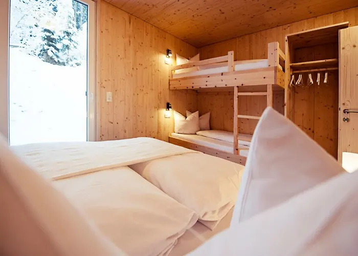 Zum Stubaier Gletscher - Wald *