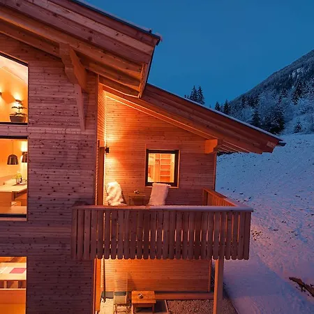 Zum Stubaier Gletscher - Wald