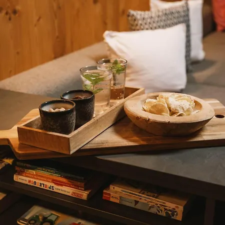 Zum Stubaier Gletscher - Wald Appartement *